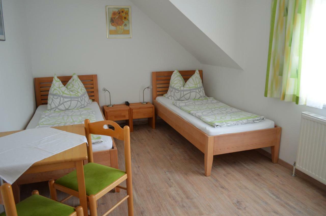 Frühstückspension Sterr Strebersdorf Exterior foto